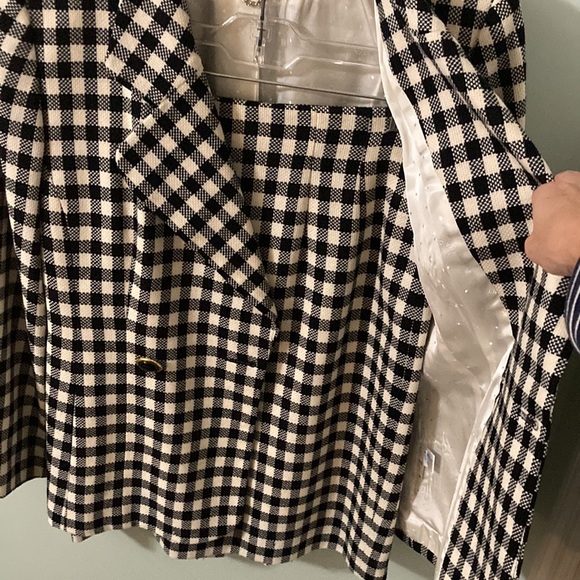 Liz Claiborne jacket and skirt set - Picture 3 of 5